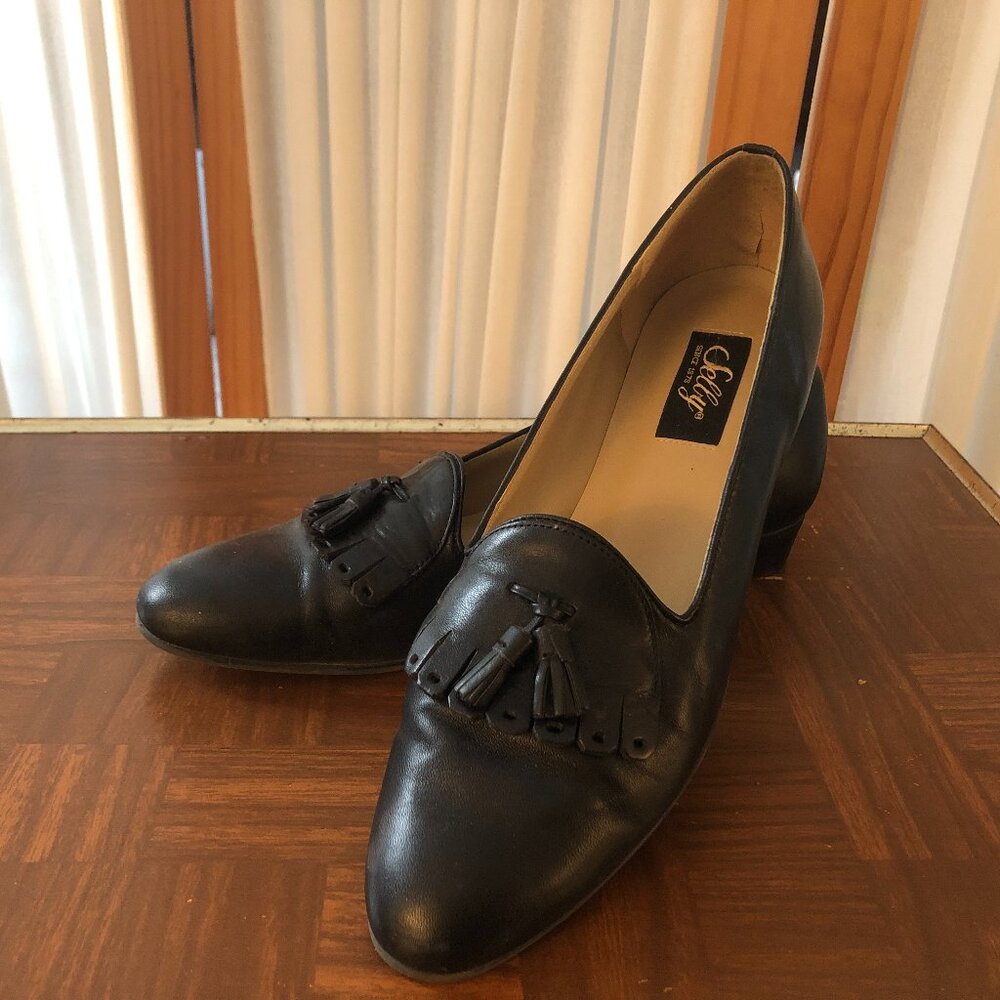 Woman's Shoes Black Leather Selly 10 B 1" Heal